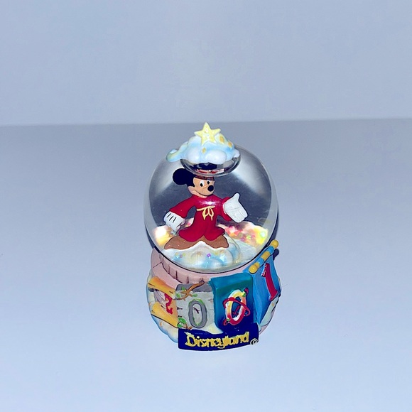Disneyland ®️ Mickey Mouse Snow Globe - Picture 3 of 3
